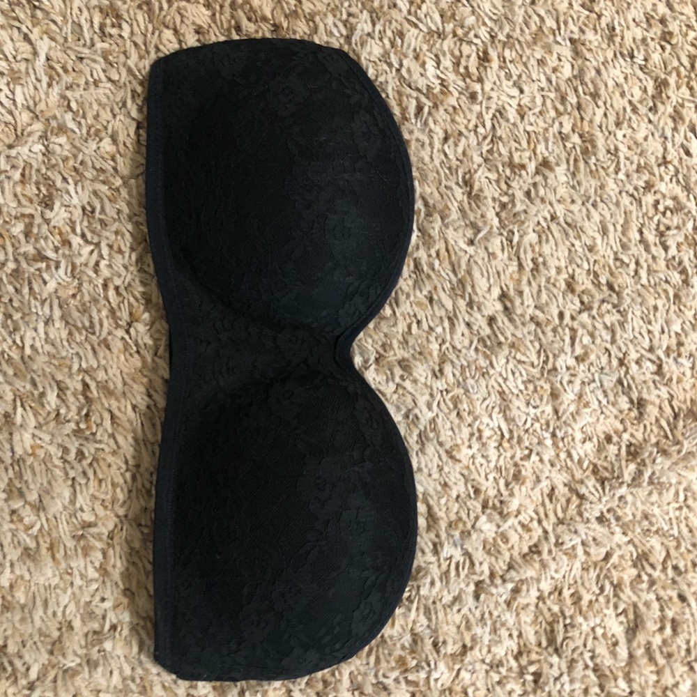 Black Lacey Strapless Bra